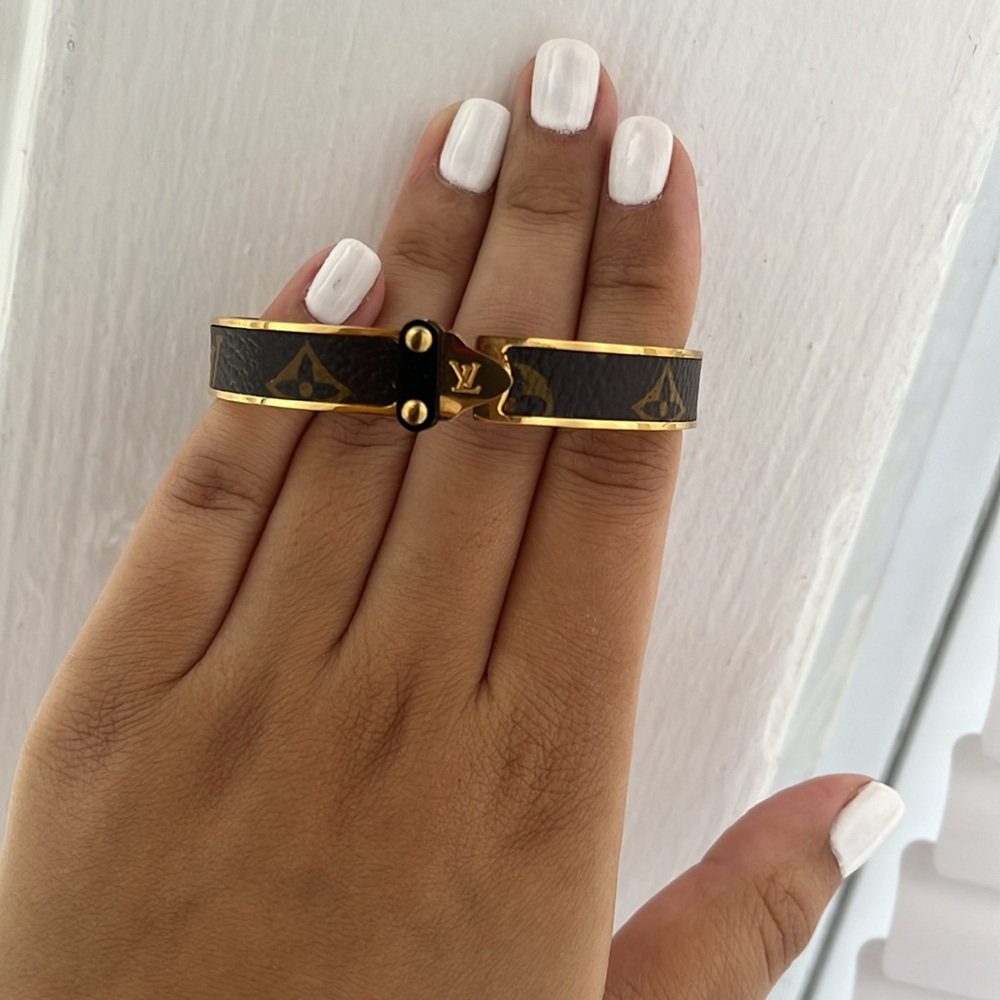 Fashion bracelet